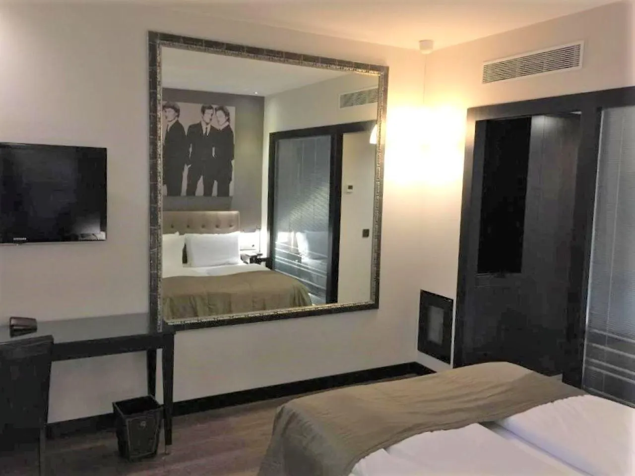 Quentin Berlin Hotel am Kurfürstendamm 4*,
