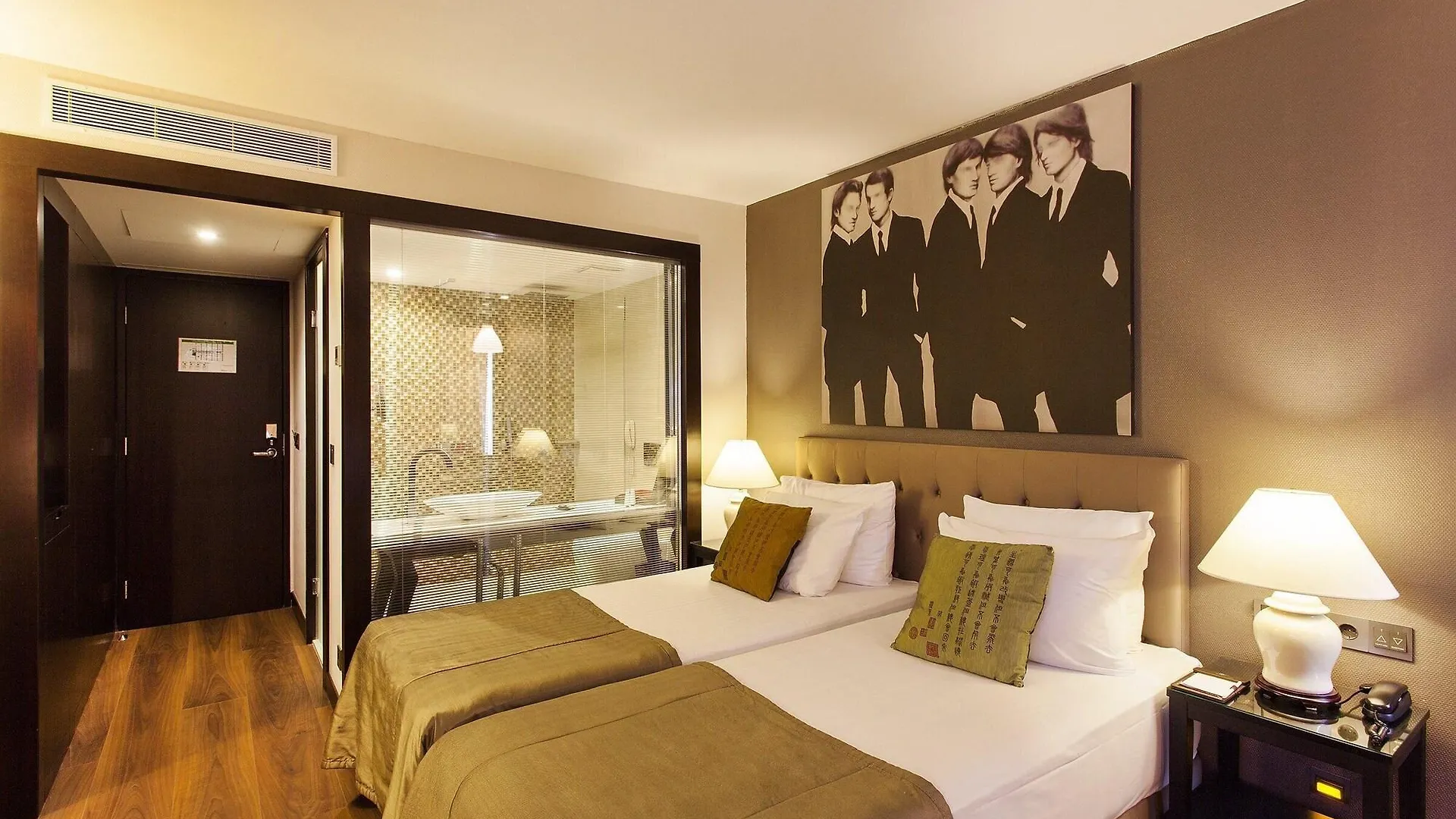 Quentin Berlin Hotel am Kurfürstendamm 4*,